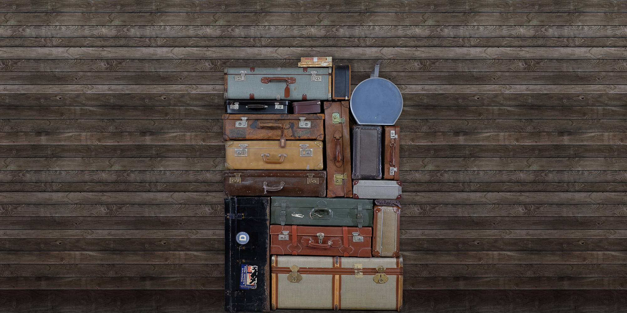Billede af Stacked Suitcase, Pile